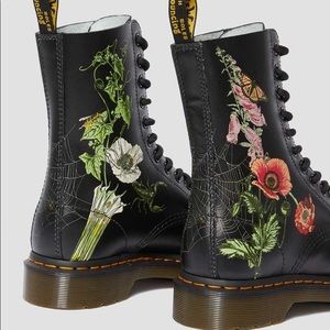 1490 Wild Botanics Dr. Martens
